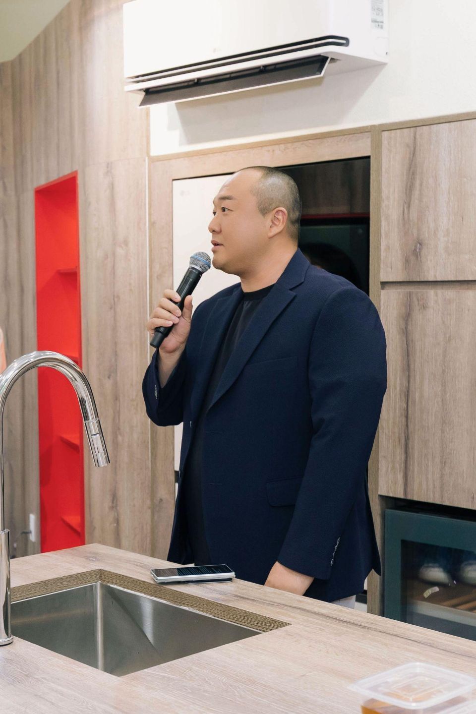 Ông In Ji Soo, Giám đốc Ngành hàng Giải pháp Điện tử Gia dụng Bếp, LG Electronics Việt Nam, chia sẻ về định hướng của LG trong việc mang trải nghiệm nấu nướng chuẩn mực đến gian bếp gia đình.