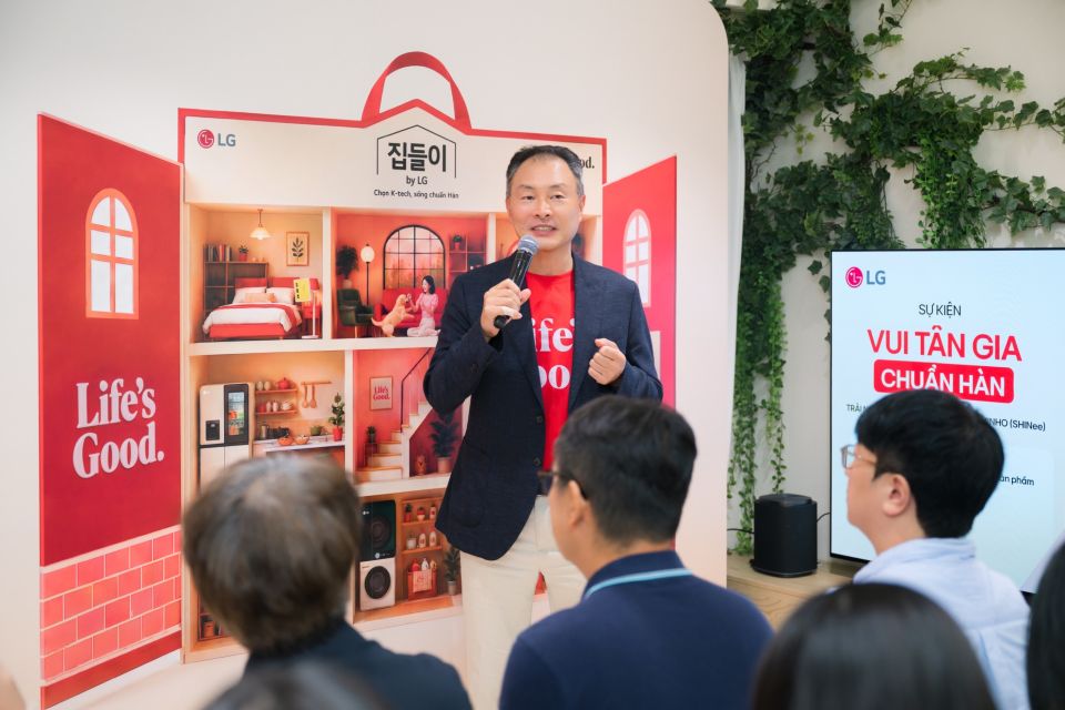 Ông Song Ikhwan, Tổng Giám đốc Kinh doanh & Marketing, LG Electronics Việt Nam phát biểu tại sự kiện. (Ảnh: LG Electronics)