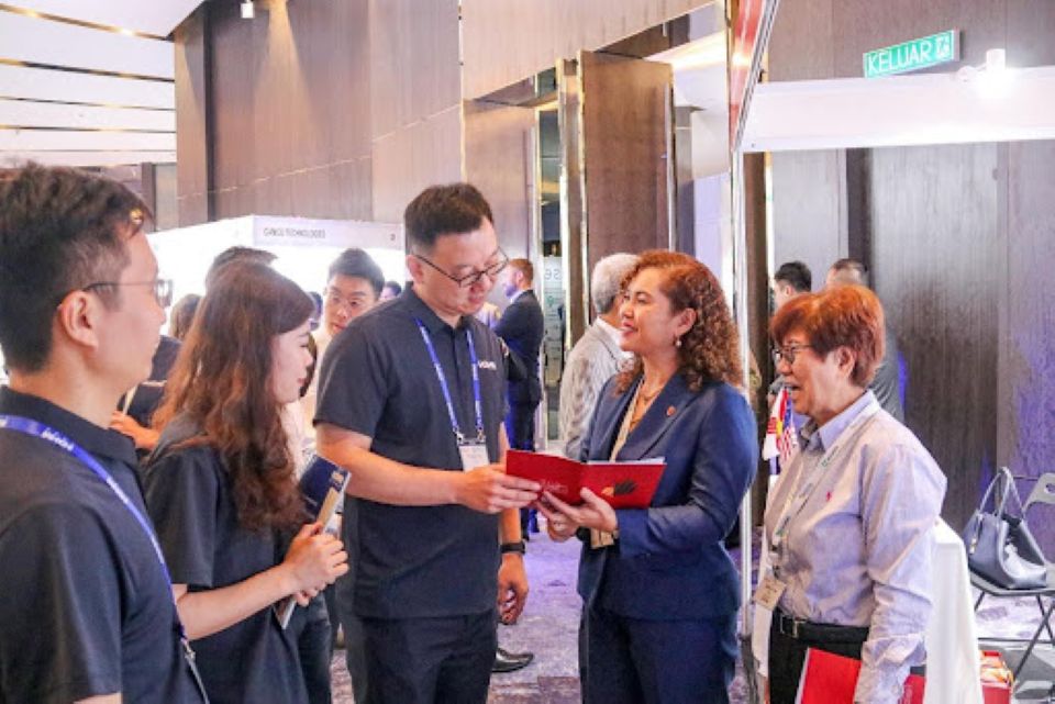   Cảng Quốc tế Long An kết nối với các đối tác tại ASEAN Ports & Logistics 2026.  