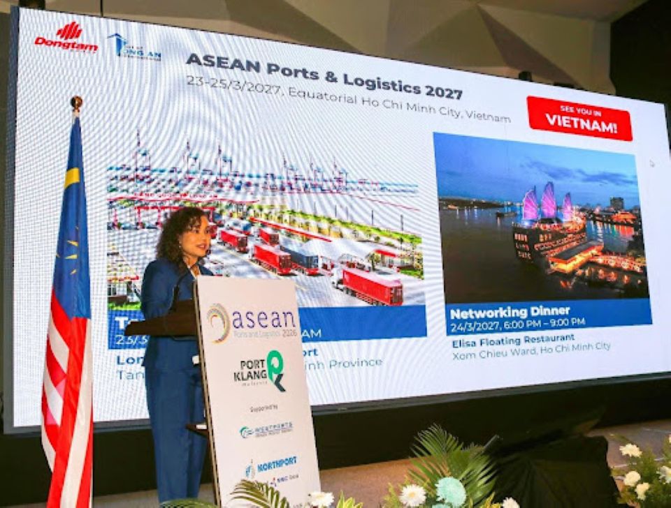   Đại diện Cảng Quốc tế Long An trình bày tham luận tại ASEAN Ports & Logistics 2026 ngày 08/7/2026.  