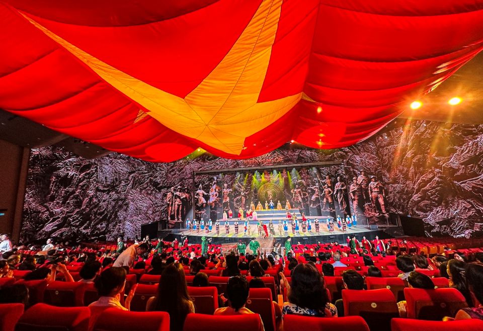 Đại cảnh kết thúc show diễn nhận “mưa lời khen” từ khán giả.
