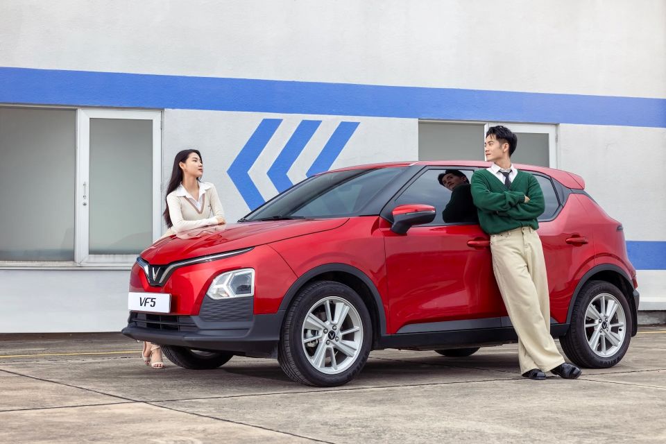 VinFast bán hơn 154.000 xe sau 8 tháng, điều gì thuyết phục người mua Việt?