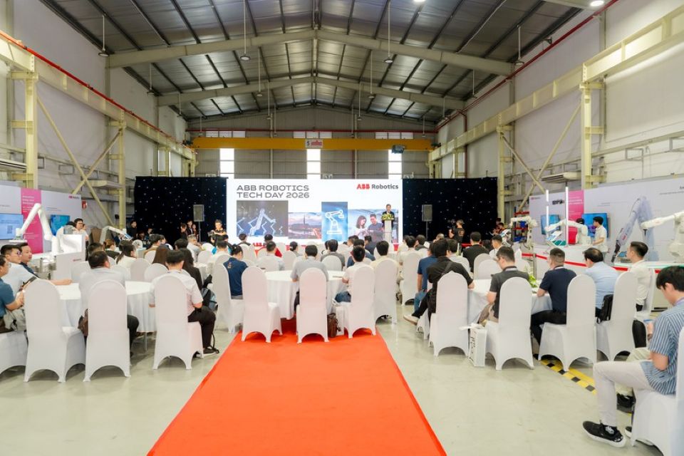 Toàn cảnh sự kiện ABB Robotics Tech Day 2026 với sự tham dự của đông đảo doanh nghiệp và chuyên gia công nghệ. Nguồn ảnh: htv.vn