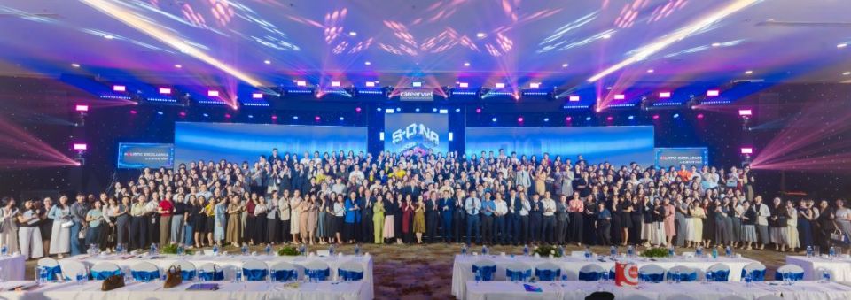 Sự kiện Holistic Excellence tại TP.HCM thu hút lượng khách mời kỉ lục hơn 1.300 người tham dự