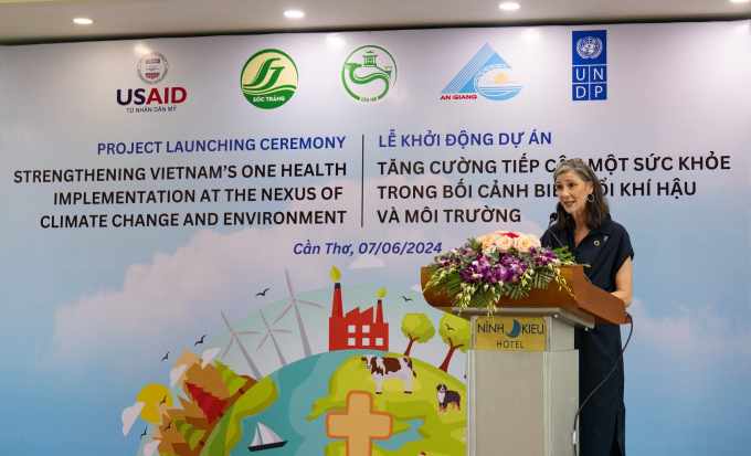 Bà Ramla Khalidi - Trưởng đại diện thường trú của UNDP tại Việt Nam - phát biểu tại sự kiện.