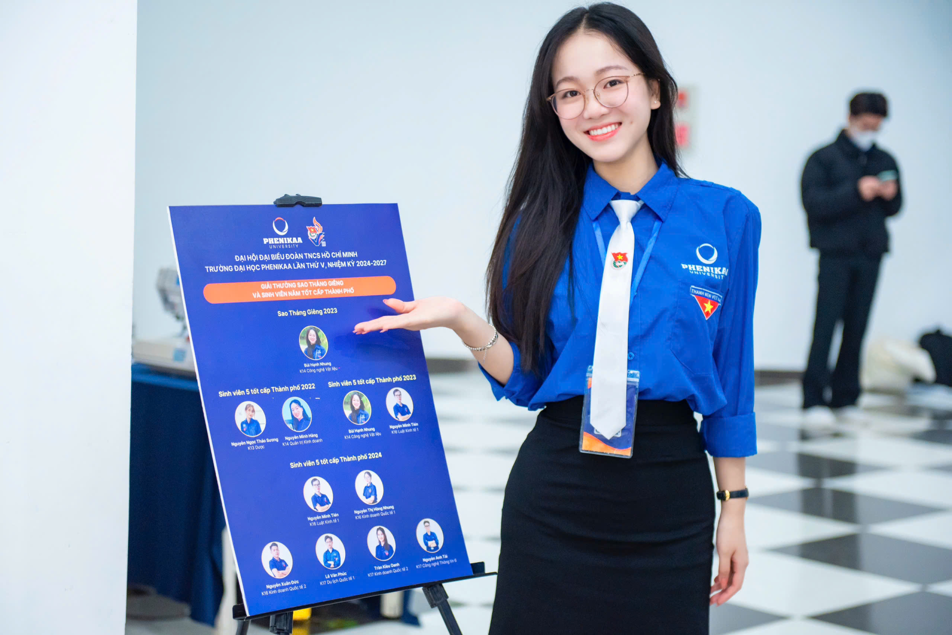 Bùi Hạnh Nhung nhận Giải thưởng Sinh viên Sao Tháng Giêng, do Trung ương Hội Sinh viên Việt Nam trao tặng năm 2023.