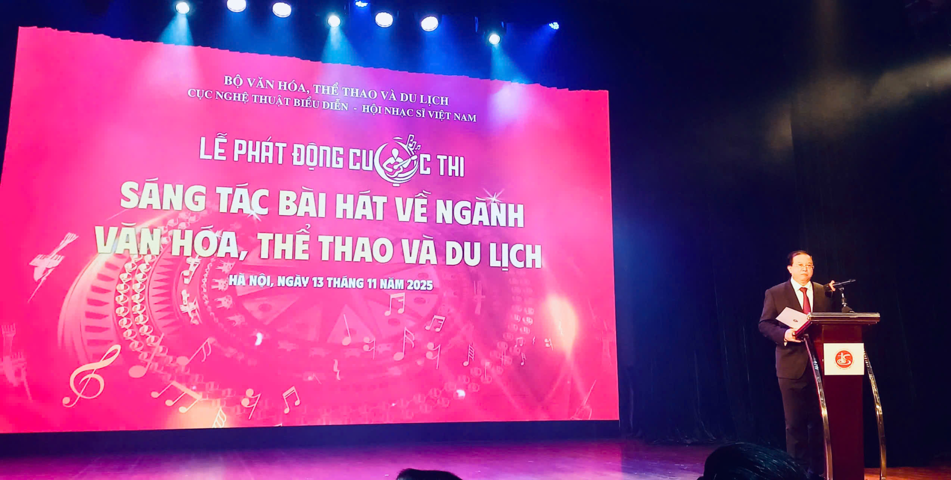 Thứ trưởng Bộ Văn hóa, Thể thao và Du lịch Tạ Quang Đông phát biểu tại lễ phát động cuộc thi