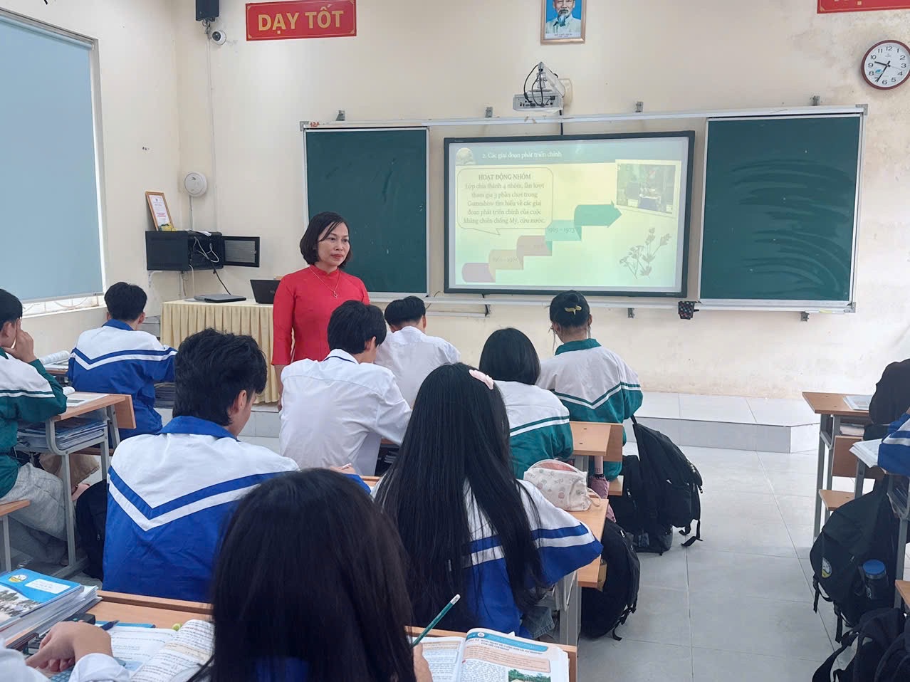 Cô Nguyễn Thị Thanh Hòa giúp học sinh tìm thấy niềm vui trong mỗi giờ học lịch sử