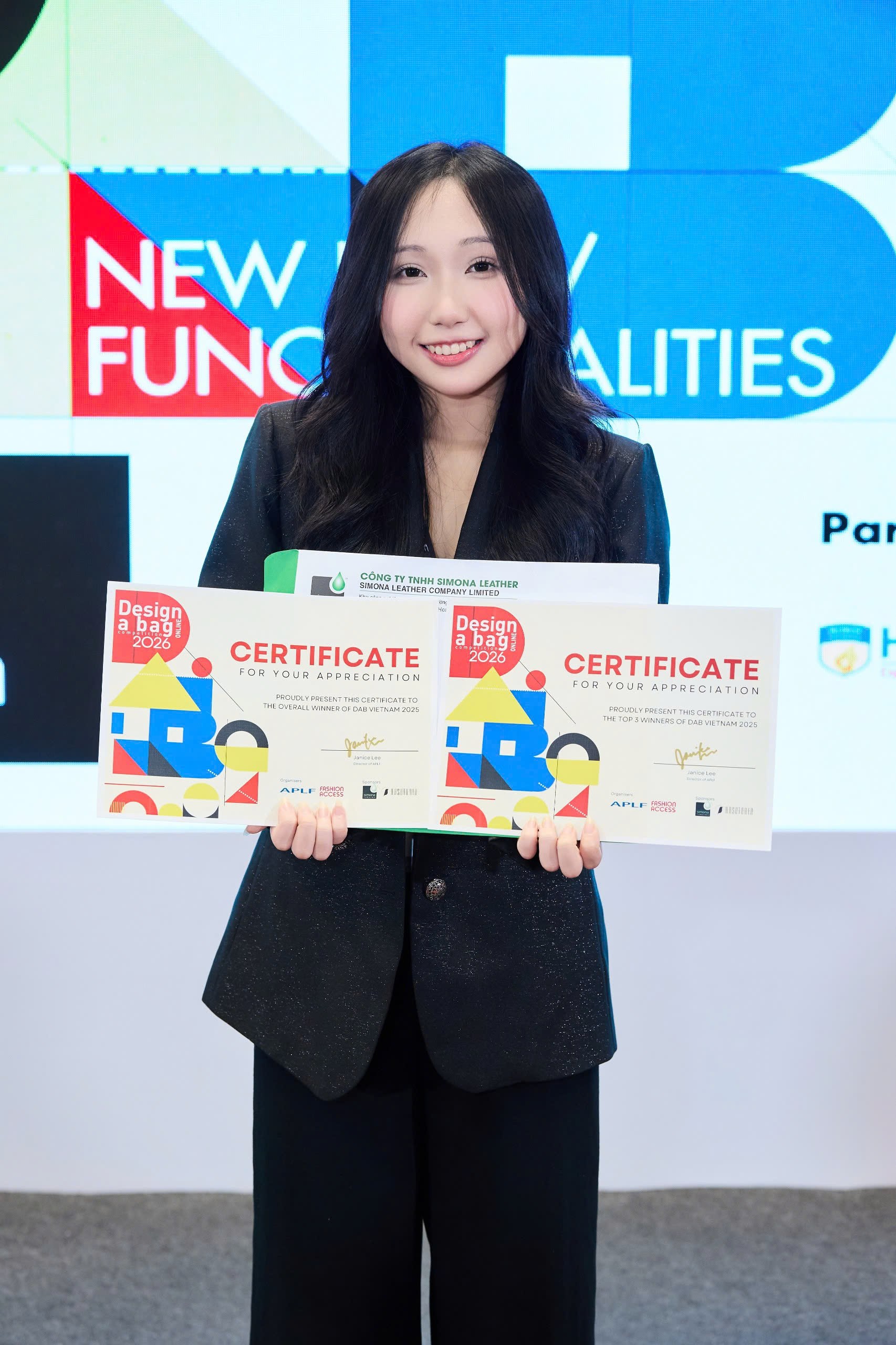 Phan Nguyễn Hoài Thương – Sinh viên ngành Thiết kế Thời trang HSU giành giải Nhất cuộc thi “The Design-A-Bag Vietnam Talent Edition 2026”