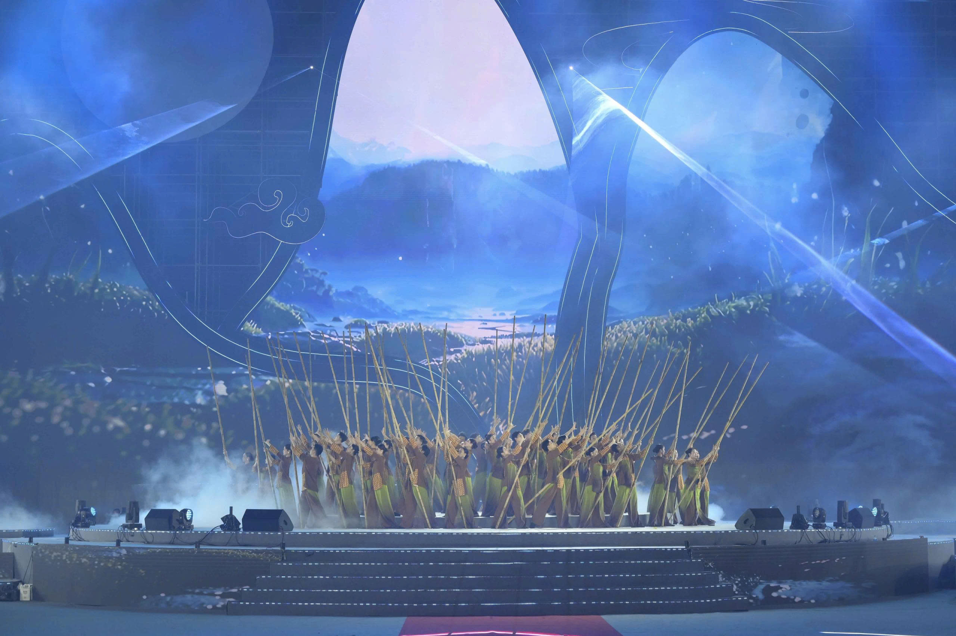 Chương trình nghệ thuật với sự tham gia của gần 1.000 nghệ nhân, diễn viên