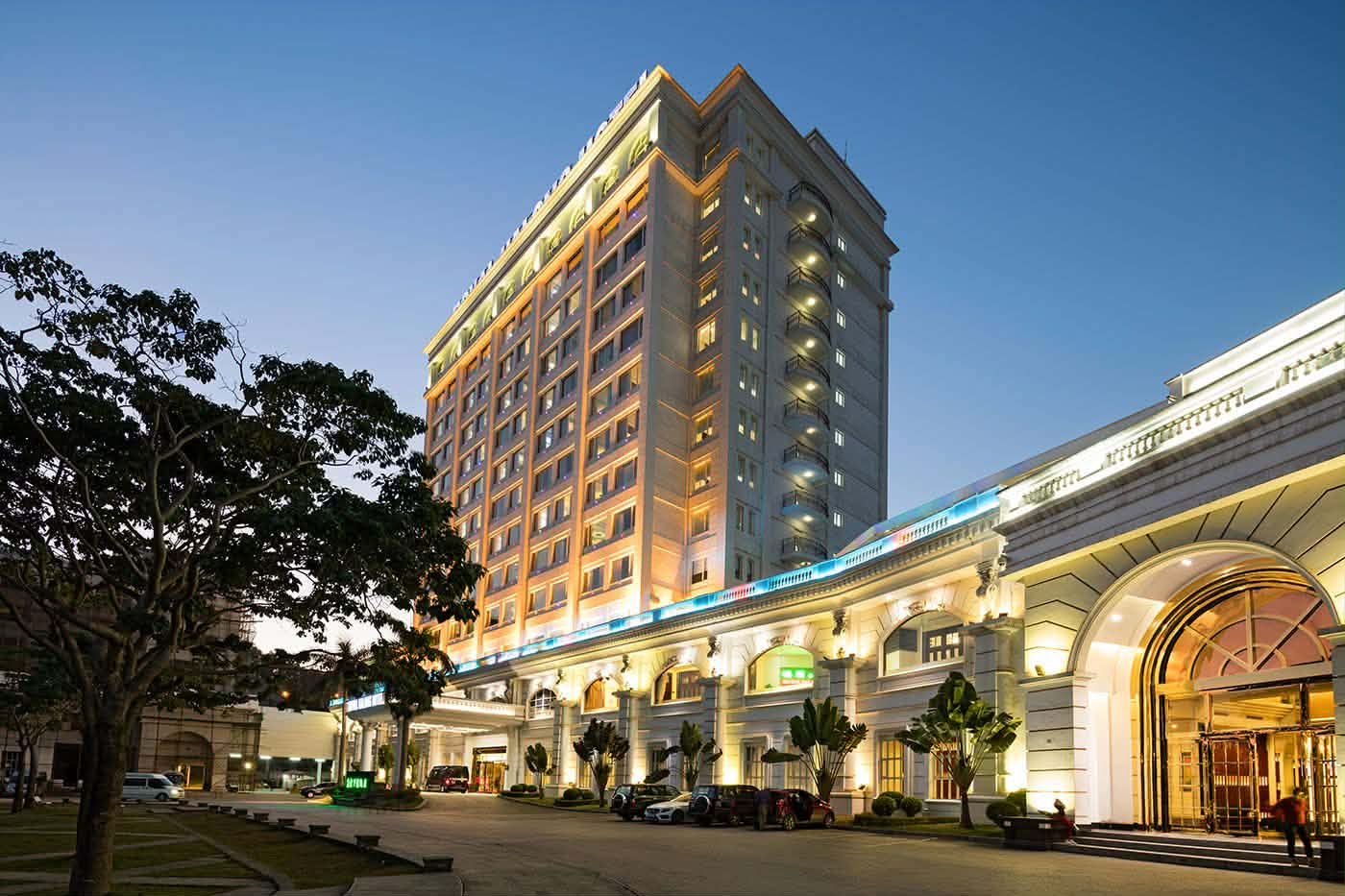 Trung tâm sự kiện quốc tế Hoàng Gia Hạ Long, phường Bãi Cháy, tỉnh Quảng Ninh là nơi diễn ra sự kiện Lữ hành Việt Nam lần đầu tiên được tổ chức