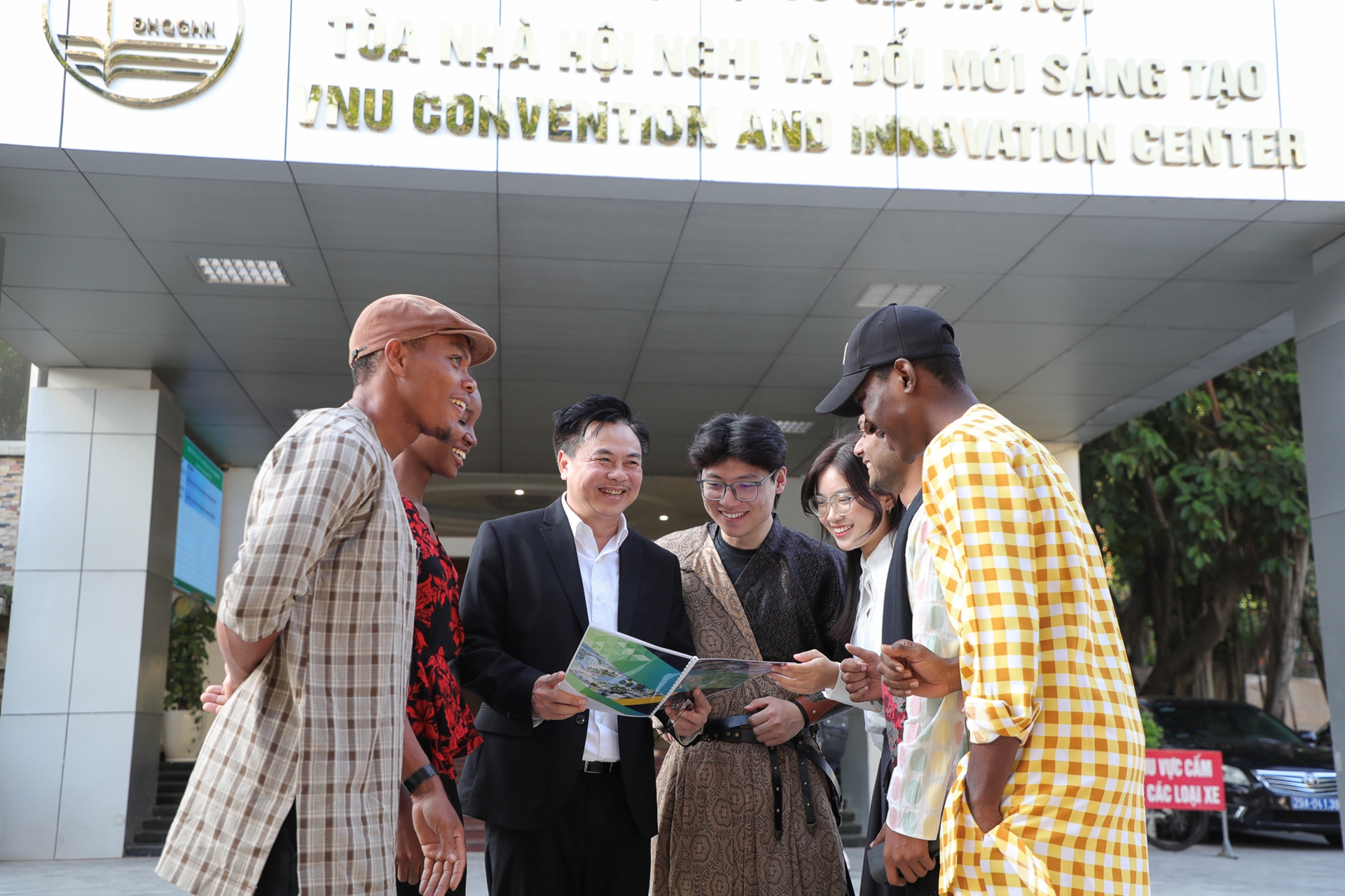 Kết nối sinh viên quốc tế – Lan tỏa bản sắc toàn cầu của Đại học Quốc gia Hà Nội