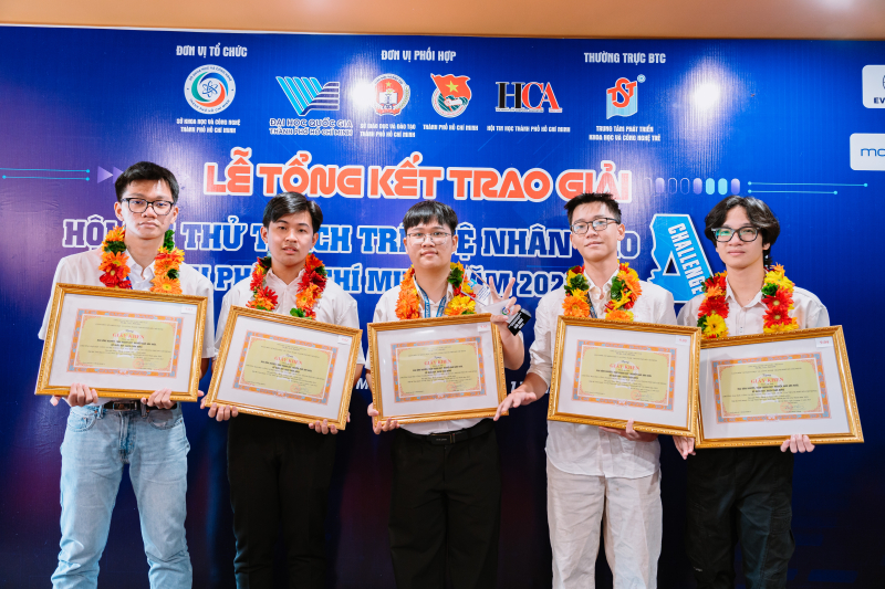 Đội OpenCubee_1 đạt giải Nhất tại Hội thi