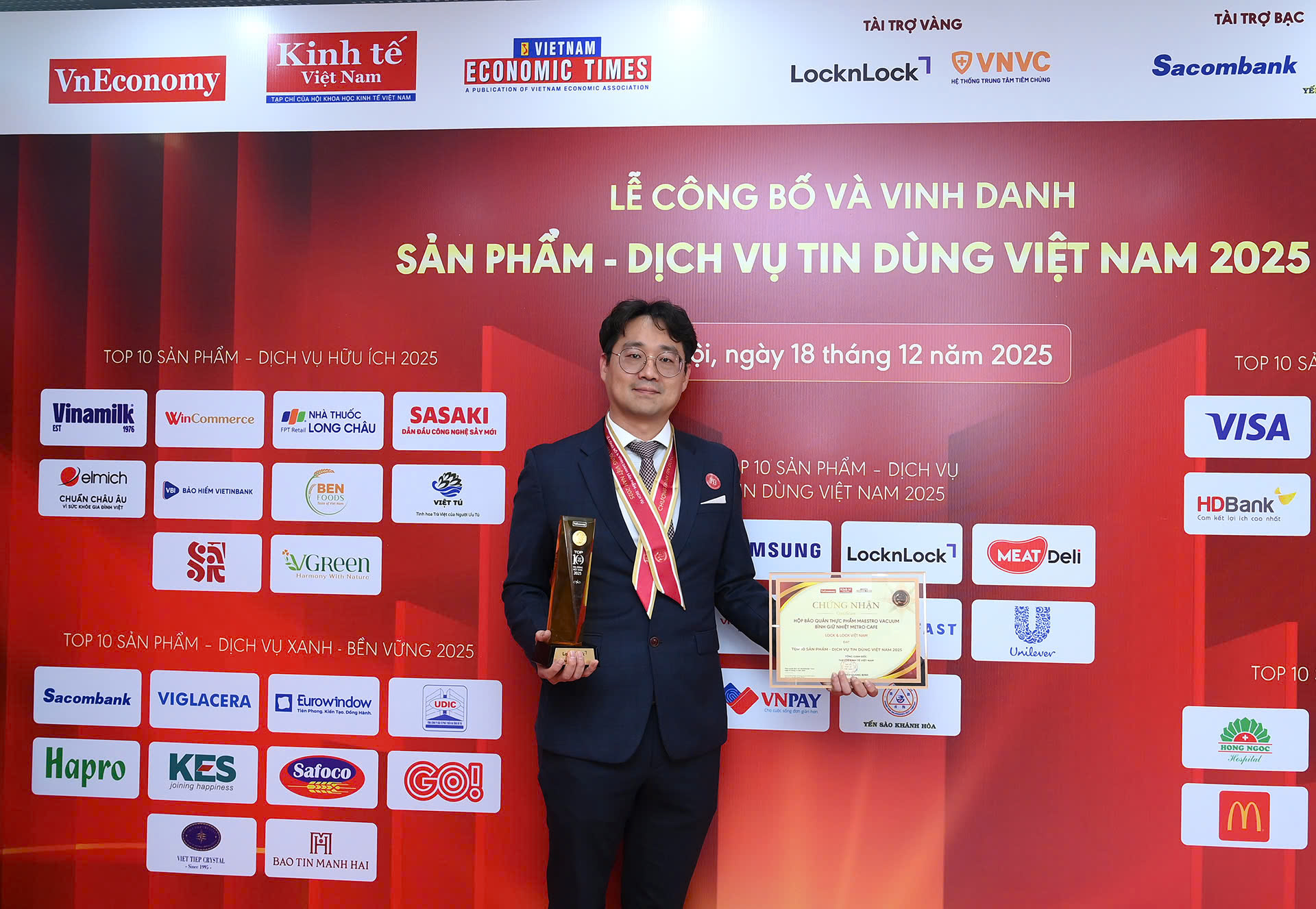 LocknLock vinh dự 14 năm liên tiếp lọt “Top 10 Sản phẩm – Dịch vụ Tin Dùng Việt Nam”