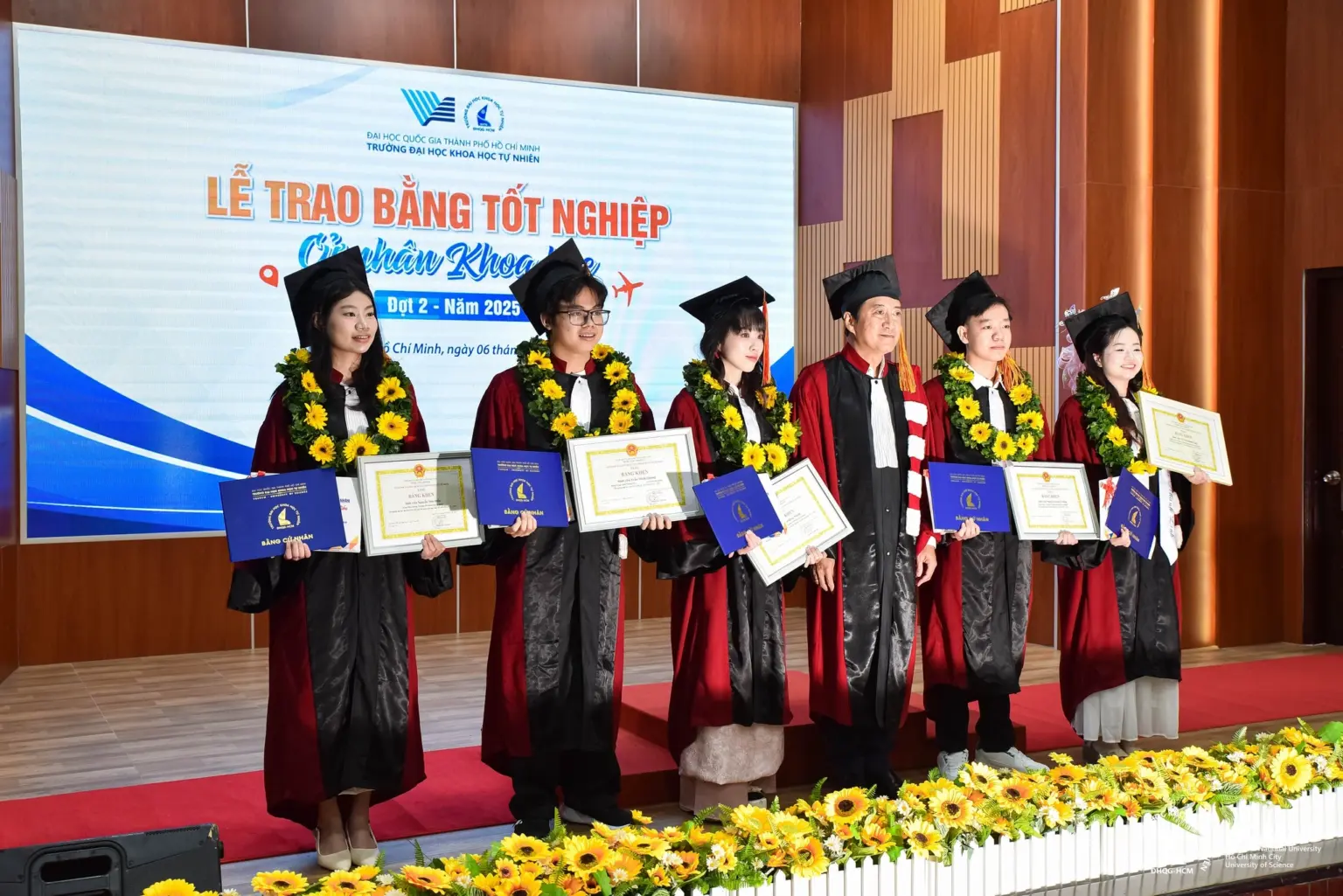 Hành trình nỗ lực, đam mê và bền bỉ của nữ “thủ khoa kép” xứ Quảng