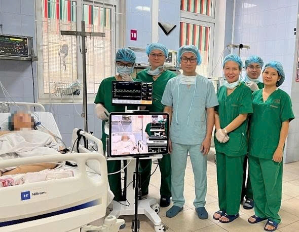 TS.BS Nguyễn Công Hựu, Giám đốc Bệnh viện E tham gia thử nghiệm thiết bị tại Trung tâm Tim mạch, Bệnh viện E