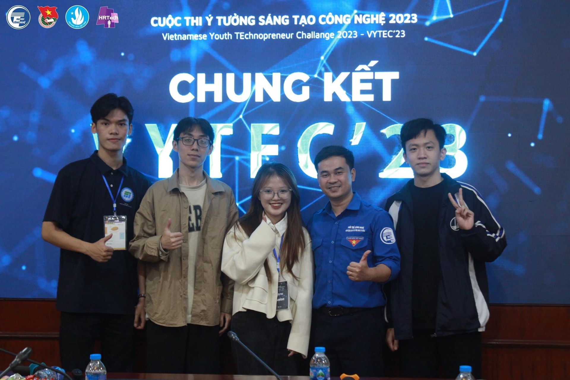 Hà Linh tham gia nhiều hoạt động nghiên cứu khoa học và các cuộc thi ý tưởng sáng tạo