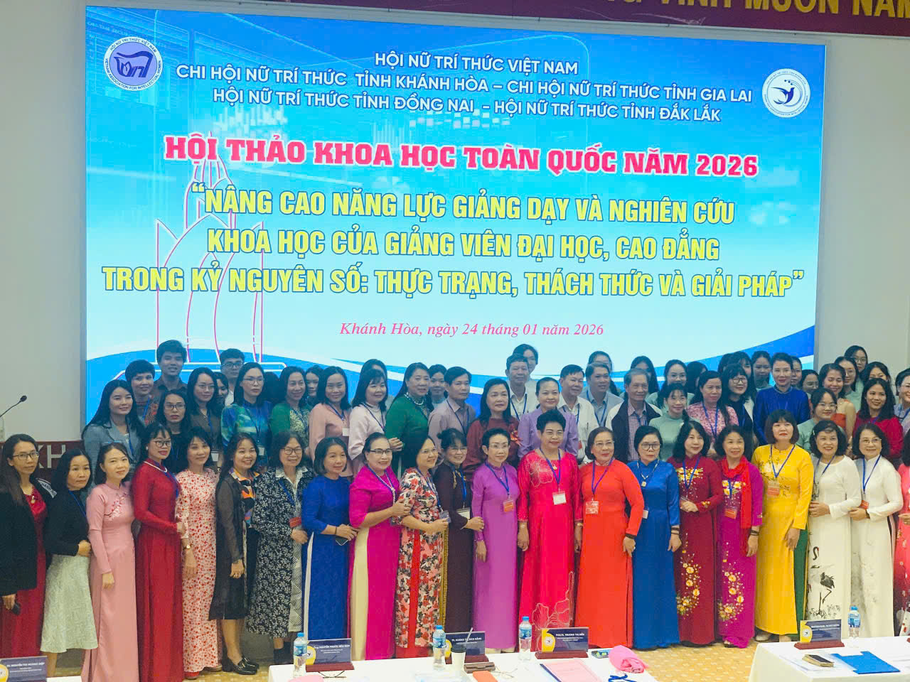 Hội thảo thu hút nhiều nữ trí thức tham gia