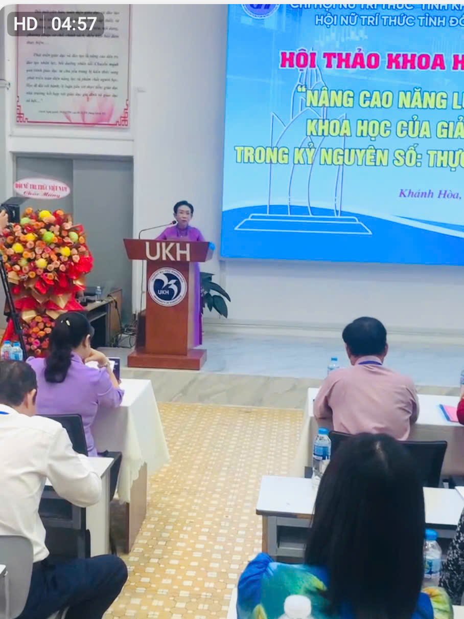 PGS.TS. Trương Thị Hiền, Phó Chủ tịch Hội NTT Việt Nam, Chủ tịch Hội NTT TP HCM phát biểu tại hội thảo