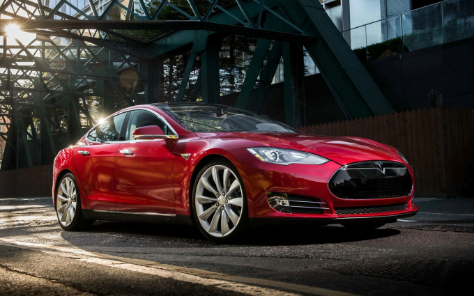 Tesla Model S đời 2012.