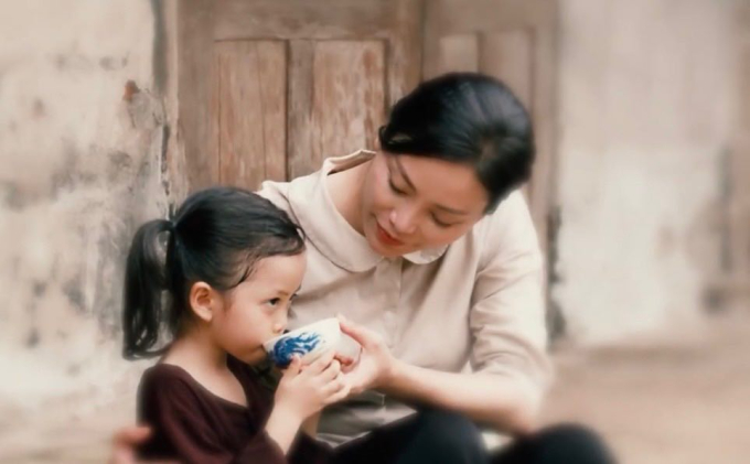 Huyền Trang và con gái xuất hiện trong MV.