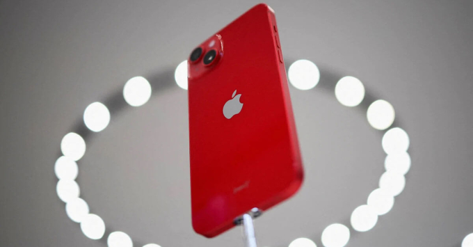Gần như chắc chắn iPhone 15 tiêu chuẩn sẽ có màu (Product) RED.