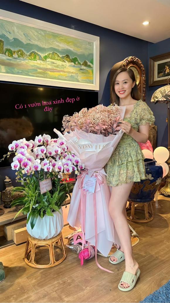 Nam diễn viên được phong NSND trẻ nhất nhì Việt Nam: U50 mới lấy vợ vẫn hạnh phúc, bà xã kém 19 tuổi ngày càng xinh đẹp