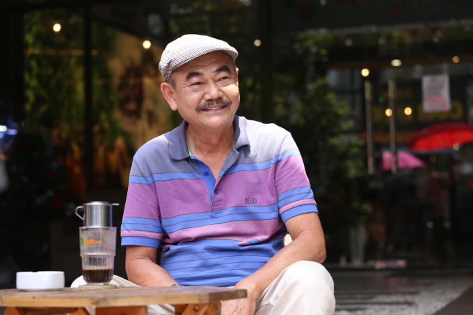 Ở tuổi U70, NSND Việt Anh sống một mình trong nhà thuê