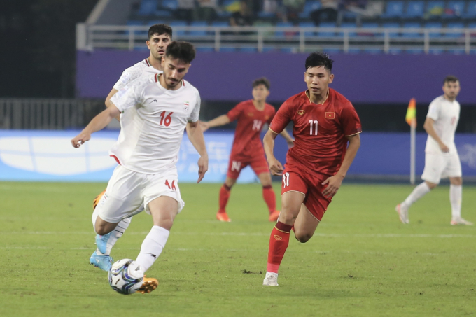 U23 Iran quá vượt trội so với U23 Việt Nam. (Ảnh: Đình Đình)