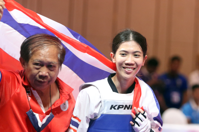 Nhà đương kim vô địch Asiad và Olympic, Panipak Wongpattanakit đã thể hiện bản lĩnh đúng lúc dù phải chạm trán võ sĩ chủ nhà Trung Quốc tại chung kết.