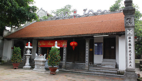 Đền Trấn Vũ tại quận Long Biên