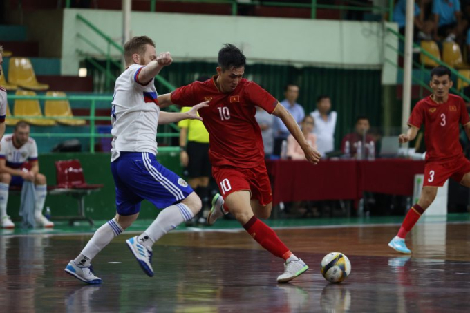 Đội tuyển futsal Việt Nam hoà 3-3 với tuyển futsal Nga.