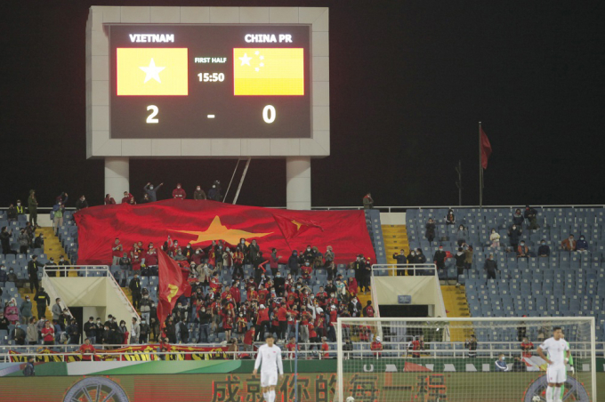 Người hâm mộ bóng đá Trung Quốc vẫn chưa thể quên nỗi đau thua tuyển Việt Nam vào ngày mùng 1 Tết. (Ảnh: Linh Đan)