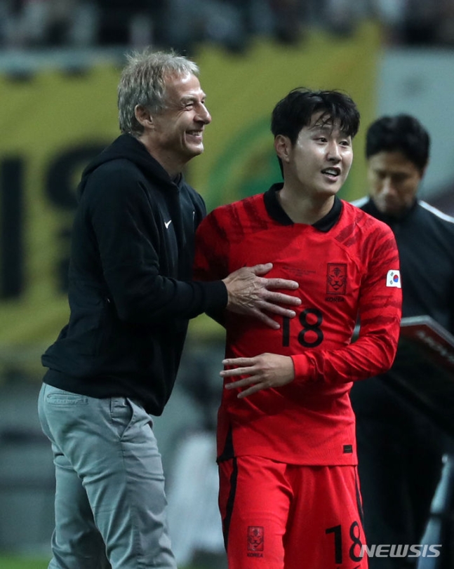 Niềm vui của HLV Jurgen Klinsmann
