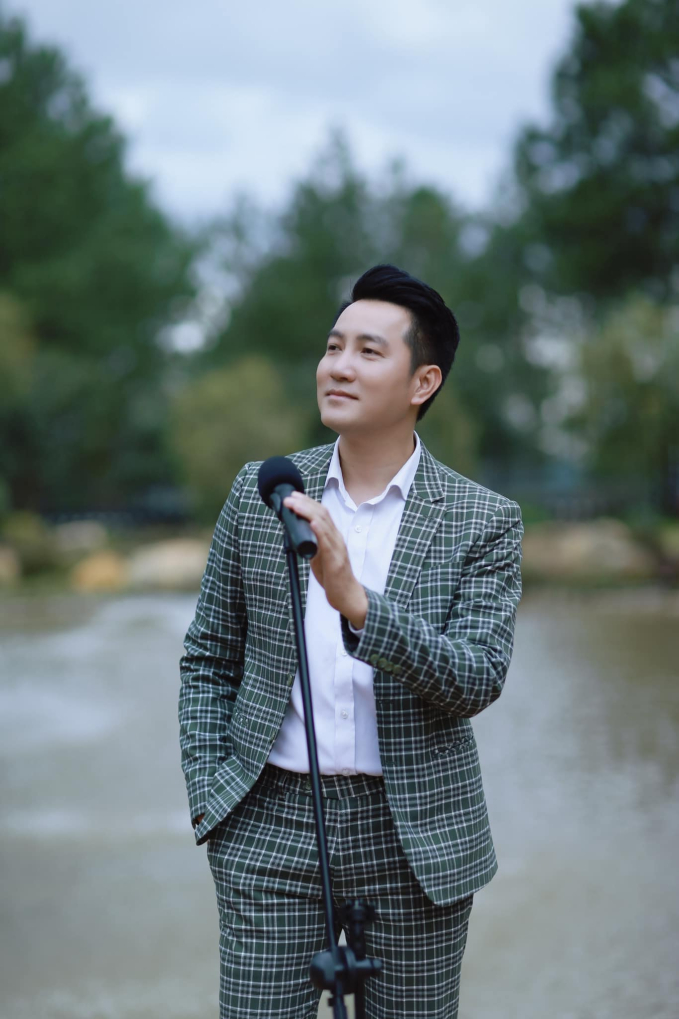 Ca sĩ Nguyễn Phi Hùng