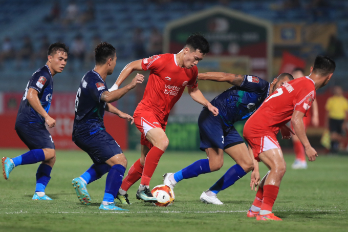 Hoàng Đức có thể hình không thua kém gì các ngoại binh tại V.League.