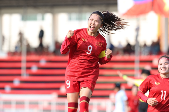 Huỳnh Như vẫn là niềm hy vọng để tuyển Việt Nam ghi bàn vào lưới Nhật Bản.