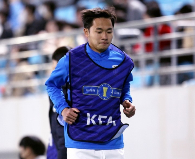 Cheonan City hiện đang xếp thứ 12 trên BXH K-League 2, ngay sau Seoul E-Land - đội bóng cũ của tiền đạo Văn Toàn.