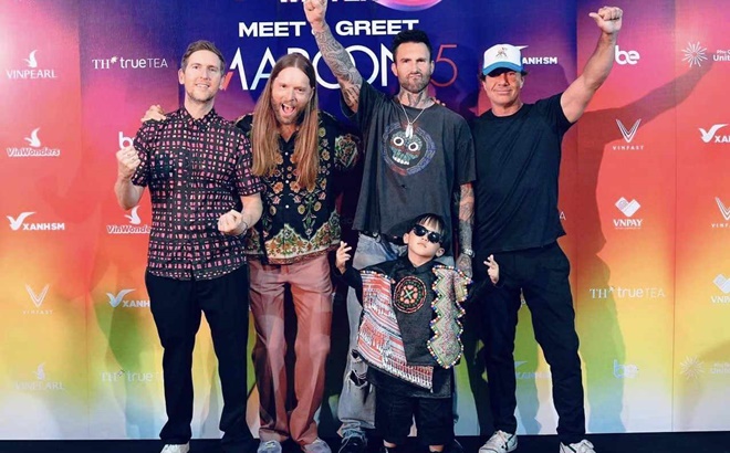  Rapper nhí Xệ Xệ - Em bé chất được Adam Levine, trưởng nhóm Maroon 5 tặng quà