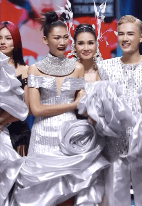 Siêu mẫu Anh Thư ngơ ngác và hoang mang khi thành viên trong đội thành Quán quân, nguyên nhân là gì? 
