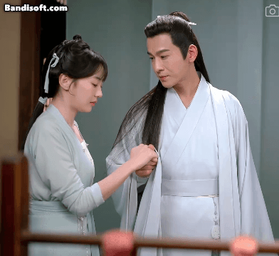 Cặp đôi lệch nhau 17 tuổi vẫn hợp đến lạ, nhà gái quá xinh nhưng dân tình nhất quyết không 'đẩy thuyền'