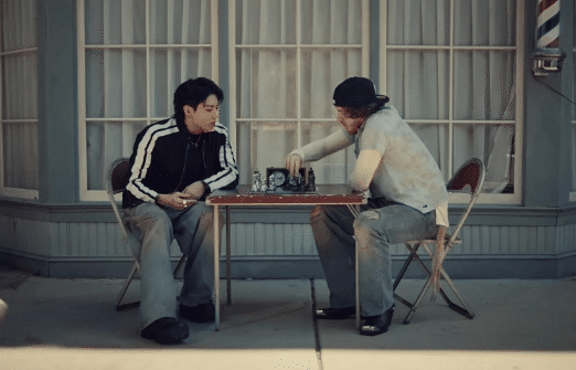 Jung Kook khoe visual “bảnh” trai, lang thang khắp nơi cùng Jack Harlow vì bị Han So Hee đuổi ra khỏi nhà?