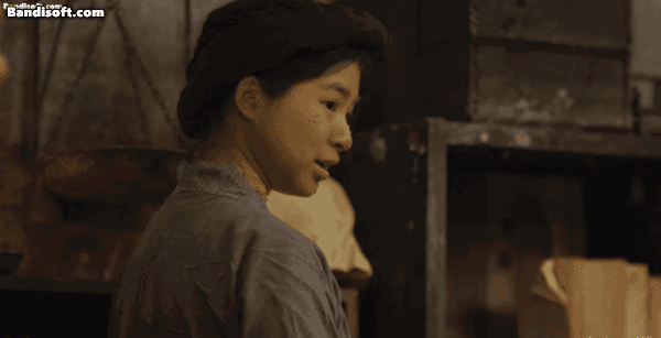 Phim Việt top 1 Netflix có sao nữ đẹp bất chấp tạo hình xấu xí, nhan sắc thật còn xuất sắc hơn
