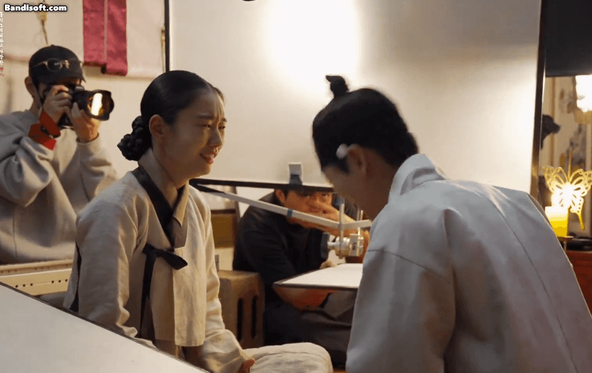 Thêm một bộ phim se duyên thành công cho 9 cặp đôi, netizen đùa 'nhả vía cho nữ chính với'