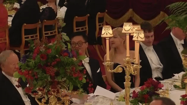 3 giây gây bão: Rosé có phản ứng gây chú ý khi nghe tên nhóm BTS