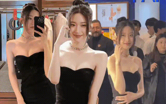 Moon Ga Young lại thành tâm điểm cõi mạng với body siêu 'cháy' tại sự kiện Dolce & Gabbana