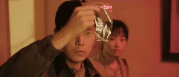 Nam chính bị kêu gọi 'đuổi' khỏi phim vì diễn quá đỉnh, là người 'bình thường' duy nhất trong dàn nhân vật