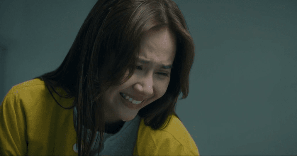 Nữ chính 'Chúng ta của 8 năm sau' có cảnh khóc cạn nước mắt, netizen lại chỉ thấy khó ưa?