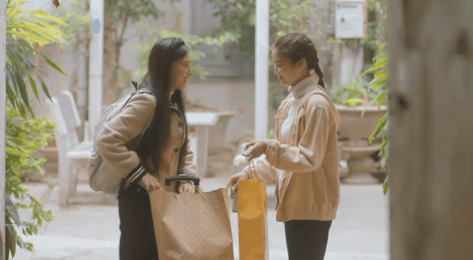 Nữ chính phim Việt giờ vàng nhận “mưa lời khen” vì diễn quá hay, không đẹp mỹ miều vẫn 'gây mê' khán giả