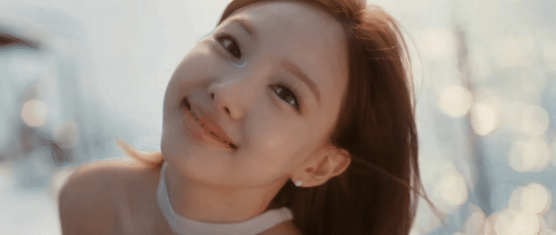 TWICE và 'kiếp nạn' ra nhạc tiếng Anh: Tàng hình trên BXH nội địa, thành tích quốc tế không bằng một góc BLACKPINK!